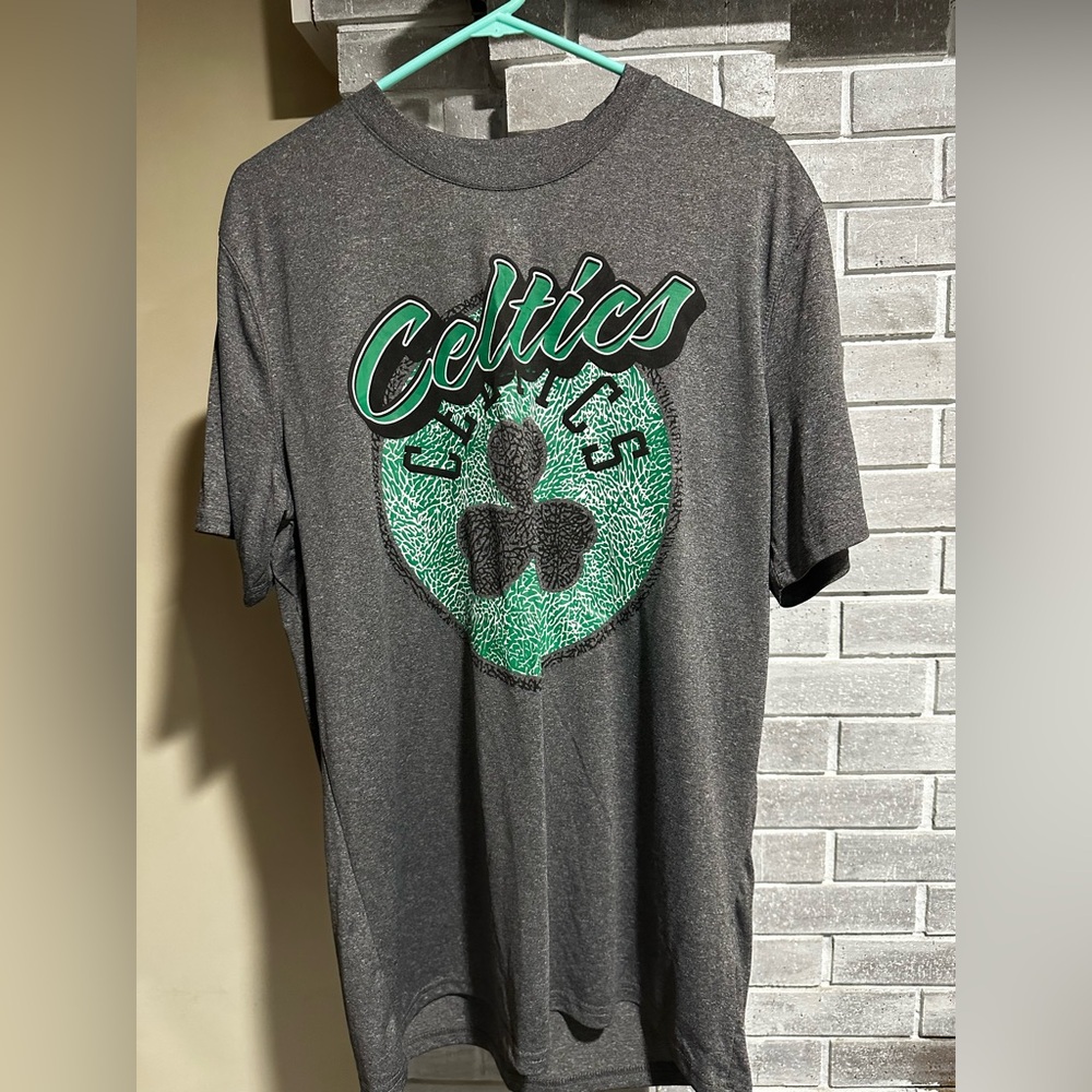 Celtics size large tee
